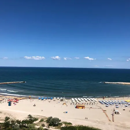 Beachfront Apartment Apartment Constanta
