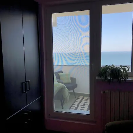 Beachfront Apartment * קונסטנצה
